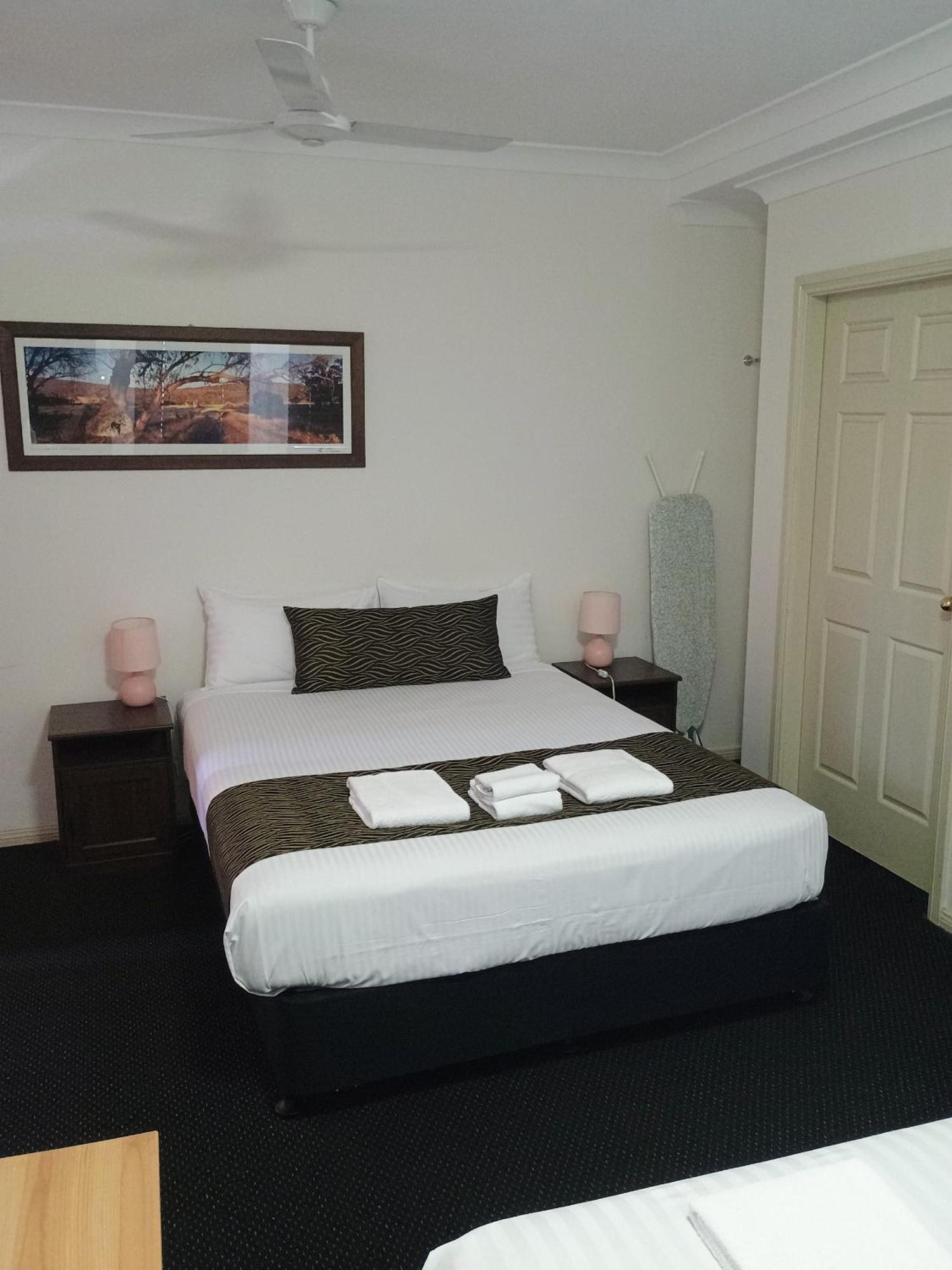 Across Country Motor Inn Dubbo Bagian luar foto