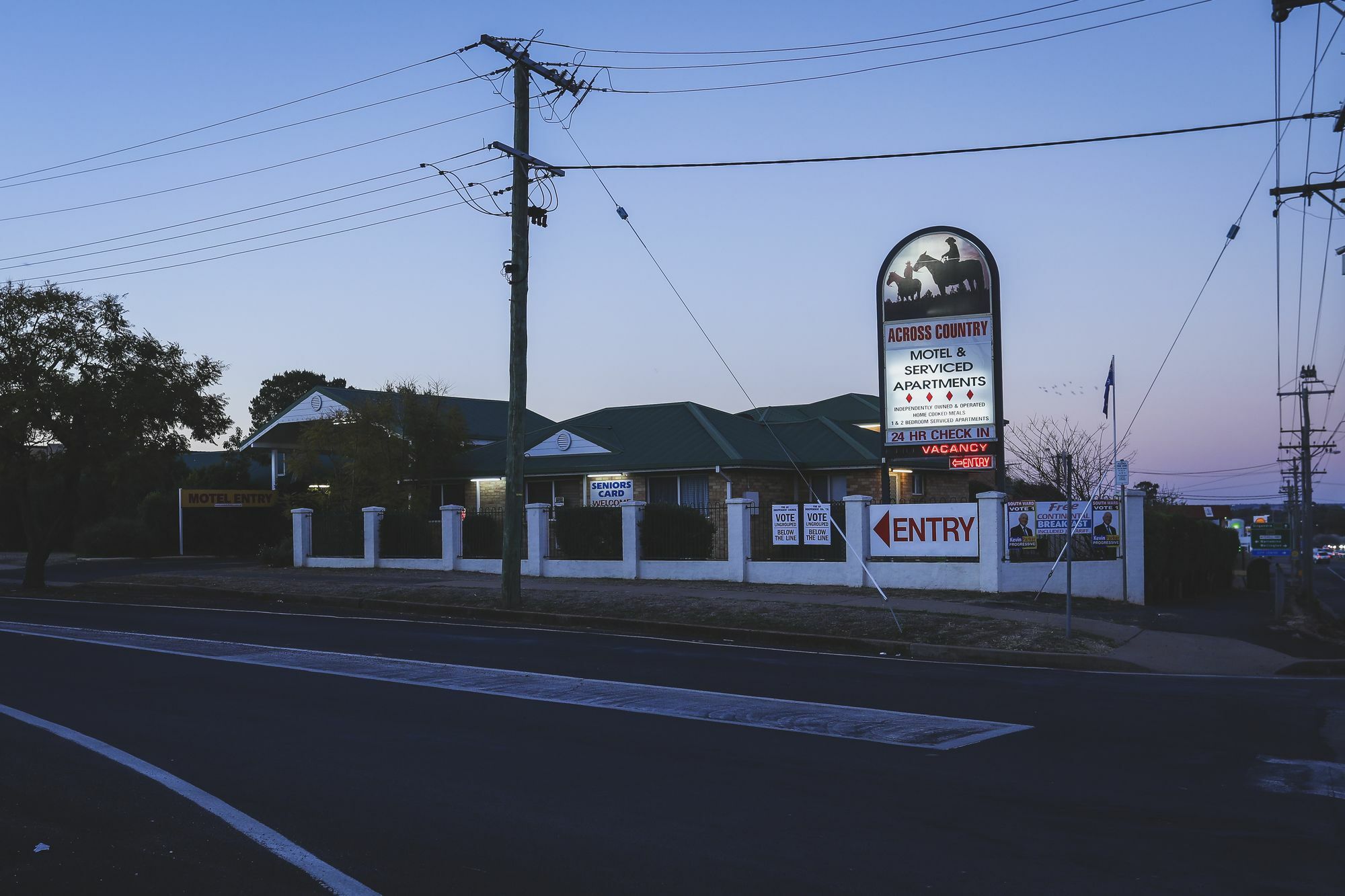 Across Country Motor Inn Dubbo Bagian luar foto